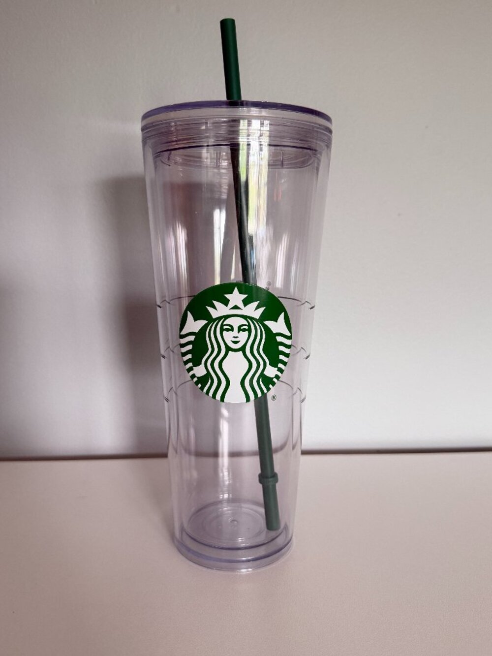 Starbucks 24 oz Venti Clear Cold Cup Tumbler with green straw Never Used